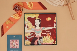 Silk scarf with The Mother Goddess Au Co pattern (Size 60*60cm : 549,000vnd)